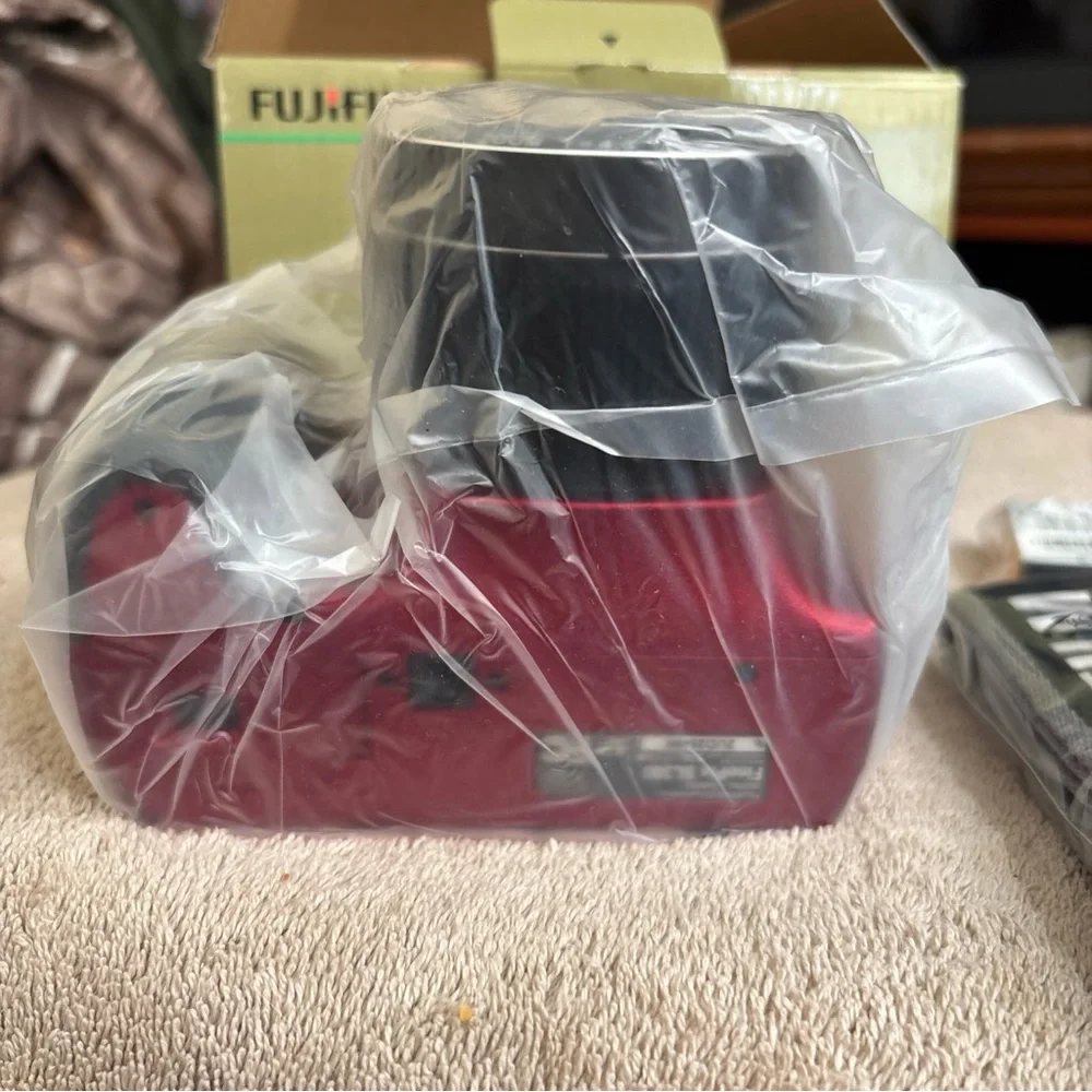 Fujifilm FinePix SL300 14 Mega Pixel 30x Zoom Digital Camera Brand New RED